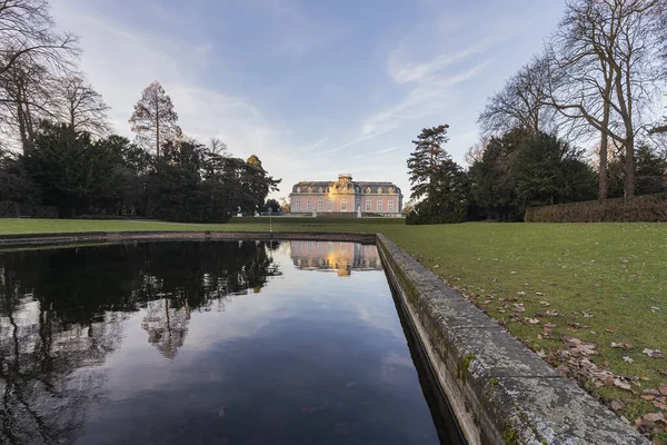 Duesseldorf Benrath Vue Vers Arrière Château Benrath Reflétée Dans Eau — Photo