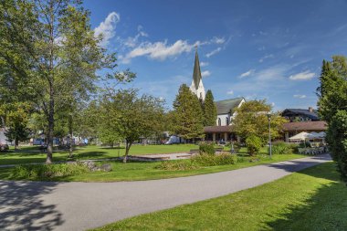 Oberstdorf - Kaplıca bahçeleri ve St. John Baptist Kilisesi, Bavyera, Almanya, 16.09.2019