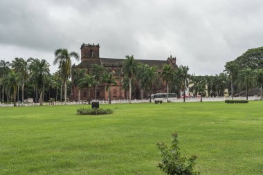 Eski Goa - İyi İsa Bazilikasına Bakış, Hindistan 'ın Velha Goa, Eski Goa, Hindistan, 08.09.2019 kentinde bulunan küçük bir bazilikadır.