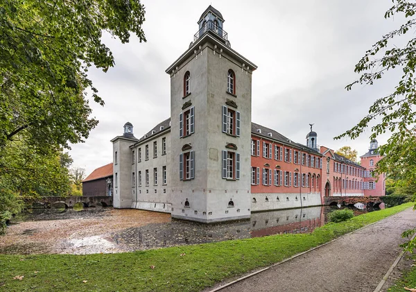 Düsseldorf Kalkum Blick Auf Wasserschloss Kalkum Mit Brücke Zur Bastion — Stockfoto