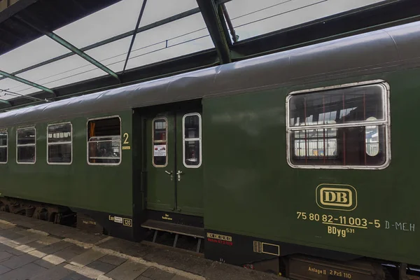 Duisburg View Railwaystation Wagon Duisburg Central Station North Rhine Westphalia — стокове фото