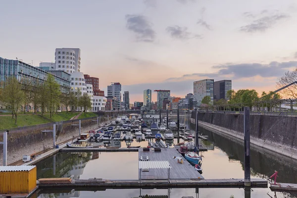 Duesseldorf Vista Duesseldorf Marina Verso Gli Edifici Del Media Harbour — Foto Stock