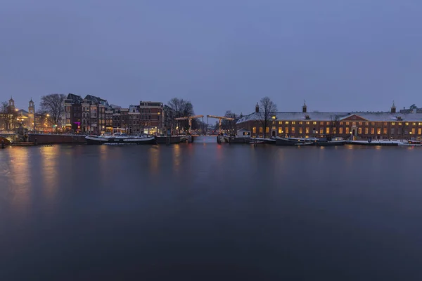 Amsterdam Uitzicht Walter Sueskindbridge Nachts Aan Amstel Wintertijd Nordholland Nederland — Stockfoto