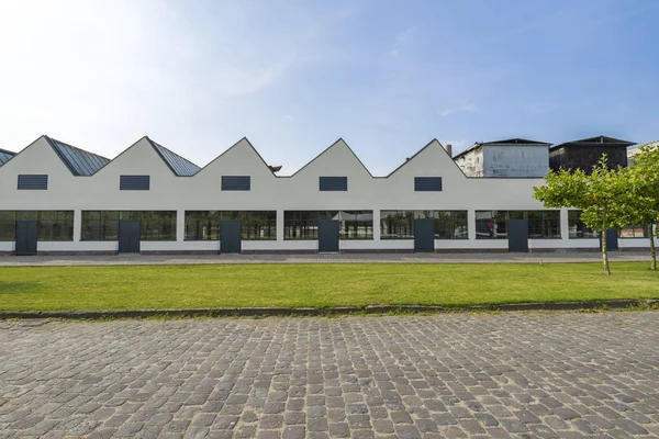 Mies Van Der Rohe Business Park Pohled Barevného Domu Německo — Stock fotografie