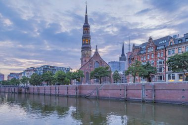 Hamburg - Hamburg 'un beş Lüterci kilisesinden biri olan ve 13. yüzyılda inşa edilen St. Catherines Kilisesi, Hamburg, Almanya, 04.08.2014