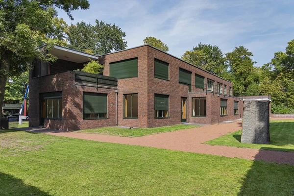 Krefeld - Manzara Park 'tan Müze Esters' a, 1928 ve 1931 yılları arasında Mies van der Rohe, Kuzey Ren Vestfalyası, Almanya, 23.08.201