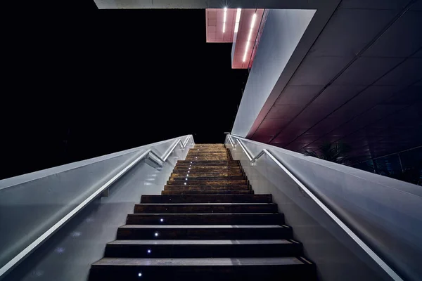 Escalera Hacia Oscuridad Más Profunda Desierto Oscuridad —  Fotos de Stock
