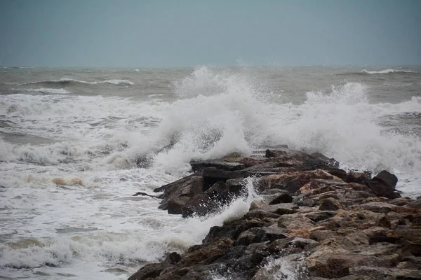 Rompimento Das Ondas Praia Cores Tempestade — Fotografia de Stock