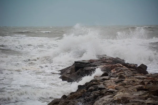 Rompimento Das Ondas Praia Cores Tempestade — Fotografia de Stock