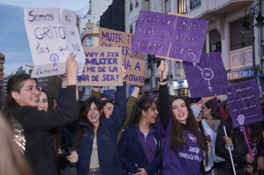 Valencia, İspanya, 9 Mart 2020, Uluslararası Kadınlar Günü. Kız Gücü