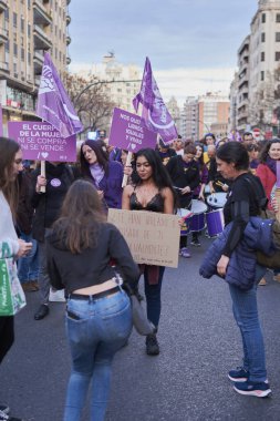 Valencia, İspanya, 9 Mart 2020, Uluslararası Kadınlar Günü. Kız Gücü