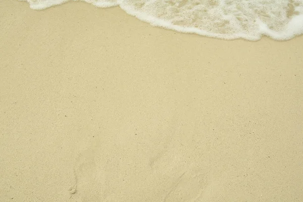 Małe Fale Docierające Brzegu Plaży Karaibska Plaża Turkusowymi Wodami — Zdjęcie stockowe