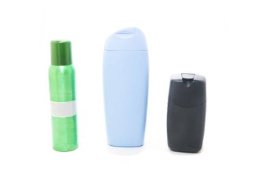 Beyaz bir arka planda kozmetik ürünler seti. Kozmetik paket koleksiyonu.