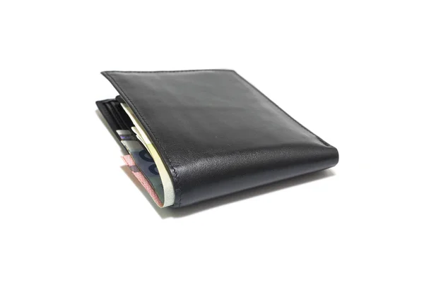 白い背景で隔離のユーロとブラック レザー折財布 — ストック写真