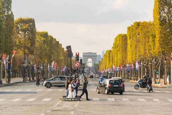 Paris França Outubro 2018 Arco Triunfo Com Trânsito — Fotografia de Stock
