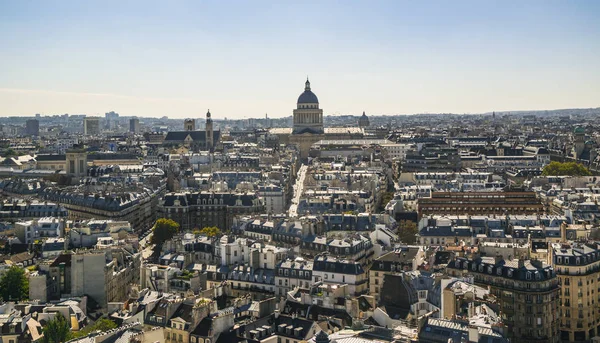 法国巴黎 2018年10月2日 阳光灿烂的巴黎圣母院屋顶上的巴黎和万神殿观 — 图库照片