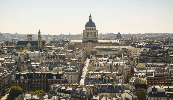 法国巴黎 2018年10月2日 阳光灿烂的巴黎圣母院屋顶上的巴黎和万神殿观 — 图库照片