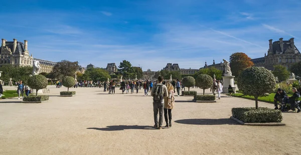 Párizs Franciaország 2018 Október Emberek Tuileries Parkban Párizs Egyik Legszebb — Stock Fotó