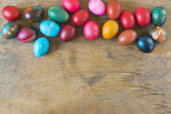 Ovos Páscoa Coloridos Fundo Madeira Velha Com Espaço Para Texto — Fotografia de Stock