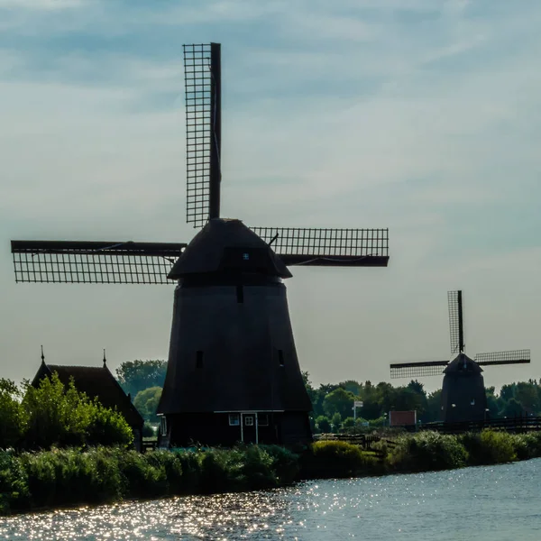 Molino de viento holandés tradicional —  Fotos de Stock