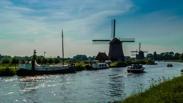 Traditionele Hollandse windmolen — Stockfoto