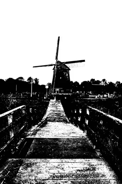 Silhouette moulin hollandais — Photo