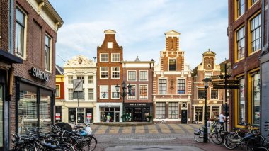 Alkmaar, Hollanda - 25 Ağustos 2013: Kentsel peyzaj Alkmaar, Hollanda