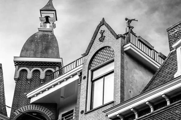 Architectonische details in Alkmaar, Nederland — Stockfoto
