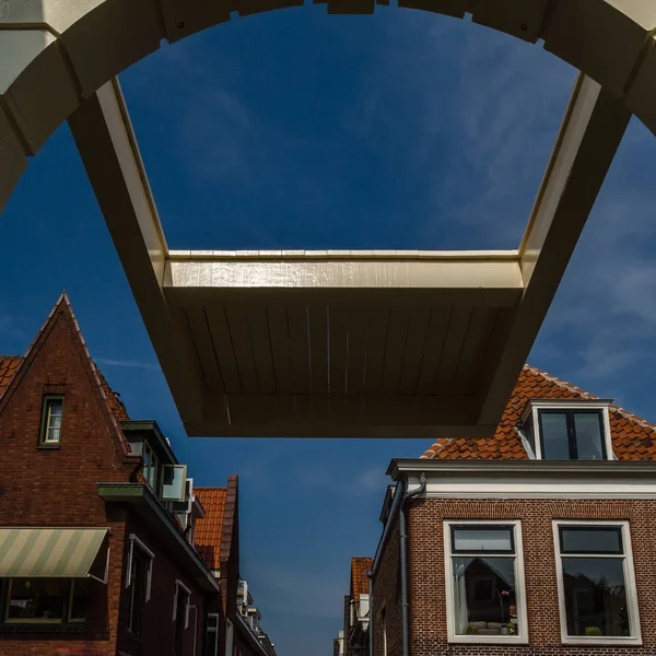 Traditional bridge in Alkmaar — Stock Photo, Image