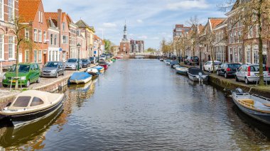 Alkmaar, Hollanda - 22 Nisan 2016: Kentsel peyzaj Alkmaar, Hollanda