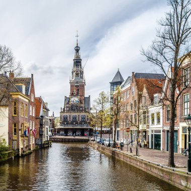 Alkmaar, Hollanda - 22 Nisan 2016: Kentsel peyzaj Alkmaar, Hollanda