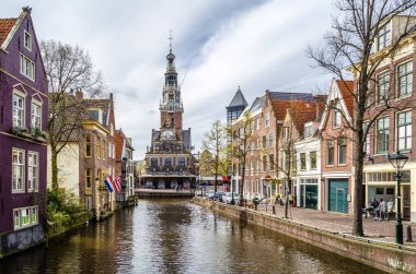 Alkmaar, Hollanda - 22 Nisan 2016: Kentsel peyzaj Alkmaar, Hollanda