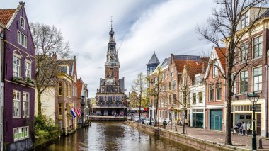 Alkmaar, Hollanda - 22 Nisan 2016: Kentsel peyzaj Alkmaar, Hollanda