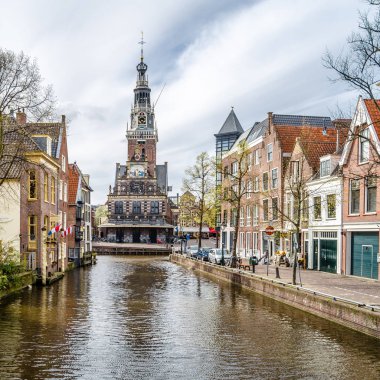 Alkmaar, Hollanda - 22 Nisan 2016: Kentsel peyzaj Alkmaar, Hollanda