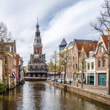 Alkmaar, Hollanda - 22 Nisan 2016: Kentsel peyzaj Alkmaar, Hollanda