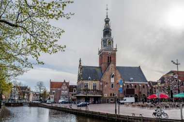 Alkmaar, Hollanda - 22 Nisan 2016: Kentsel peyzaj Alkmaar, Hollanda