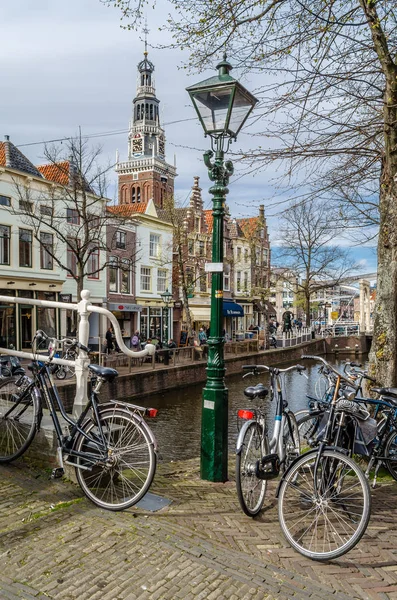 Alkmaar, Nizozemsko - 22. dubna 2016: Městská krajina v Alkmaar, Nizozemsko — Stock fotografie