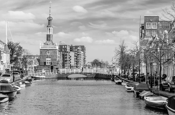 Alkmaar, Niederlande - 22. april 2016: urbane landschaft in alkmaar, niederland — Stockfoto