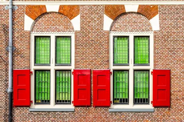 Архітектурні деталі в місті Alkmaar — стокове фото