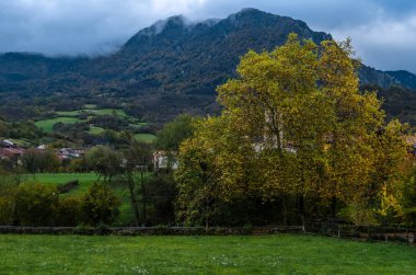 Rustik dağ köyü Kuzey İspanya
