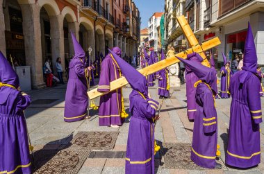 Palencia, İspanya - 24 Mart 2016: Geleneksel İspanyolca kutsal hafta alayı