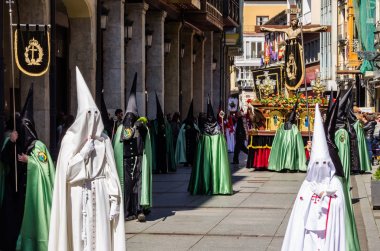 Palencia, İspanya - 24 Mart 2016: Geleneksel İspanyolca kutsal hafta alayı