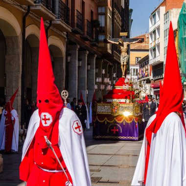 Palencia, İspanya - 24 Mart 2016: Geleneksel İspanyolca kutsal hafta alayı