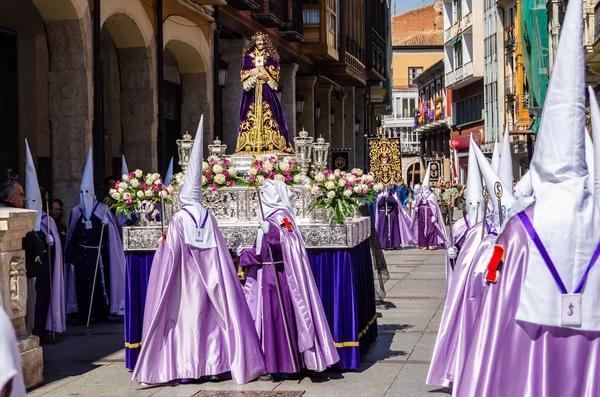 Palencia, Španělsko - 24. března 2016: Tradiční španělské svatého týdne průvod — Stock fotografie