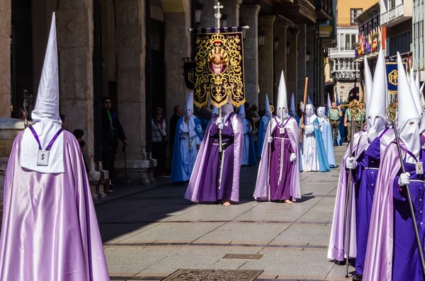 Palencia, İspanya - 24 Mart 2016: Geleneksel İspanyolca kutsal hafta alayı — Stok fotoğraf
