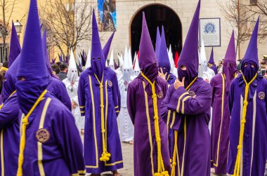 Geleneksel İspanyolca kutsal hafta alay sokaklarda Palencia, İspanya