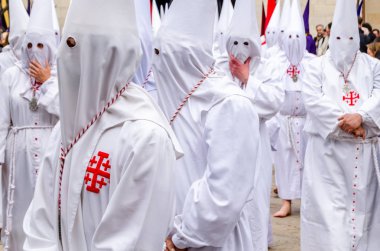 Geleneksel İspanyolca kutsal hafta alay sokaklarda Palencia, İspanya