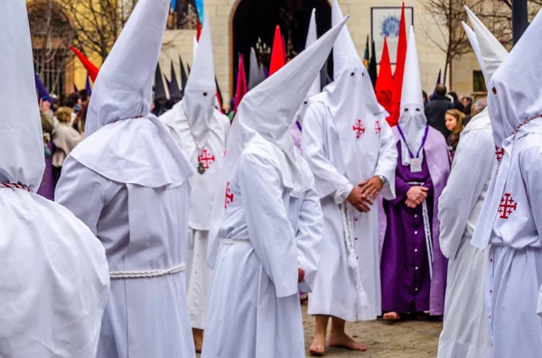 Tradycyjna procesja hiszpański wielkiego tygodnia na ulicach miasta Palencia, Hiszpania — Zdjęcie stockowe