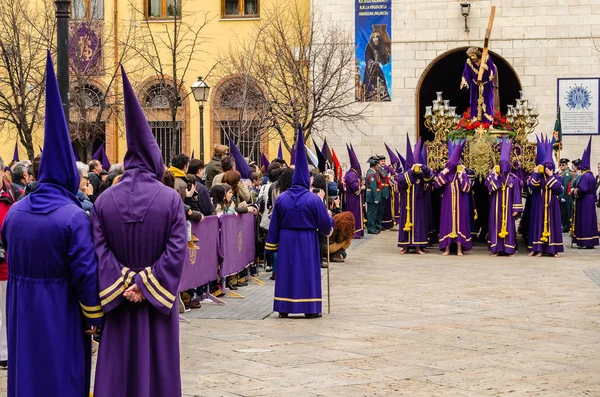 Tradiční španělská svatého týdne průvod v ulicích Palencia, Španělsko — Stock fotografie