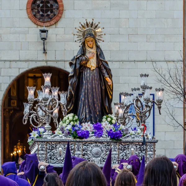 Traditionele Spaanse Heilige Week processie in de straten van Palencia, Spanje — Stockfoto